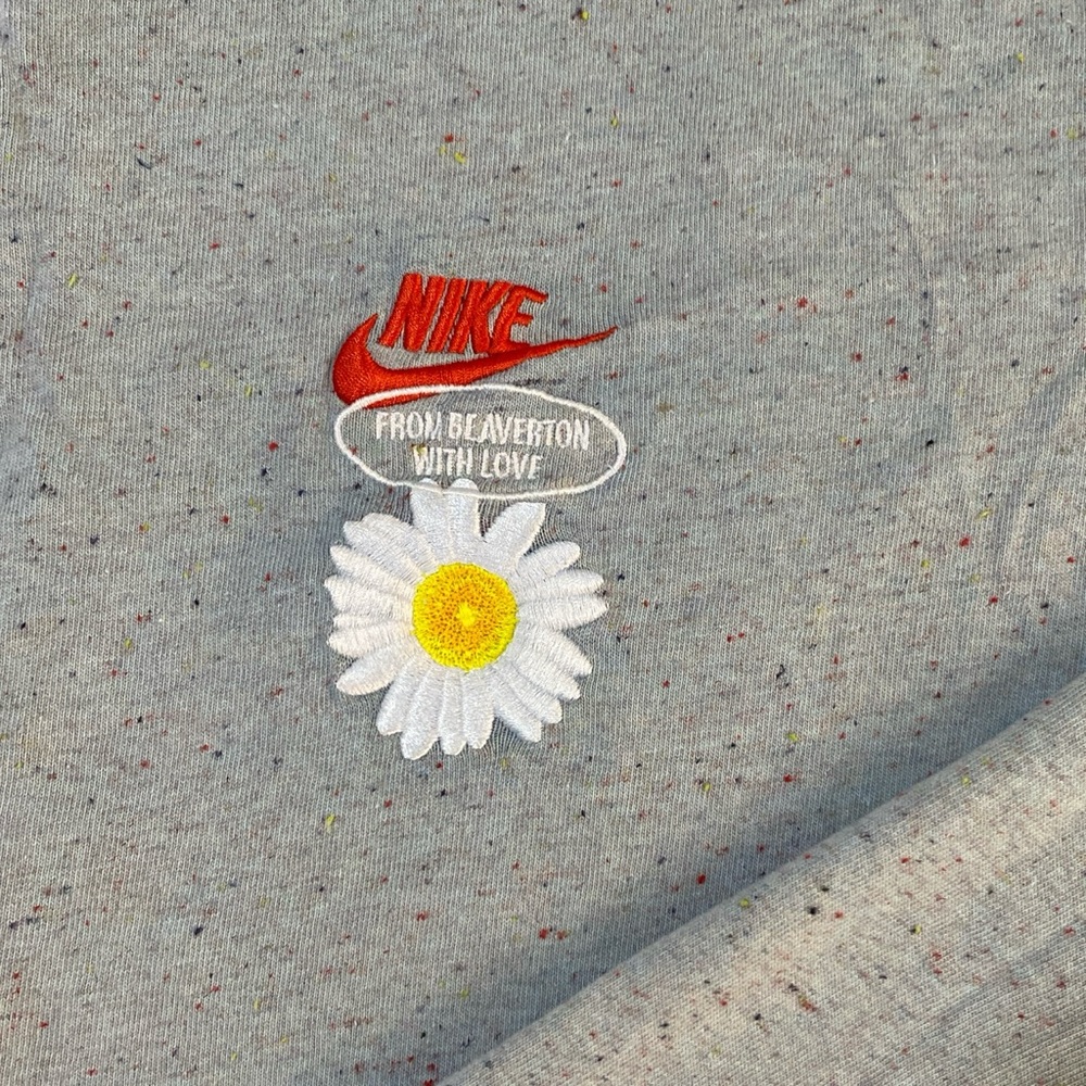 Nike Tee - Picture 3 of 4